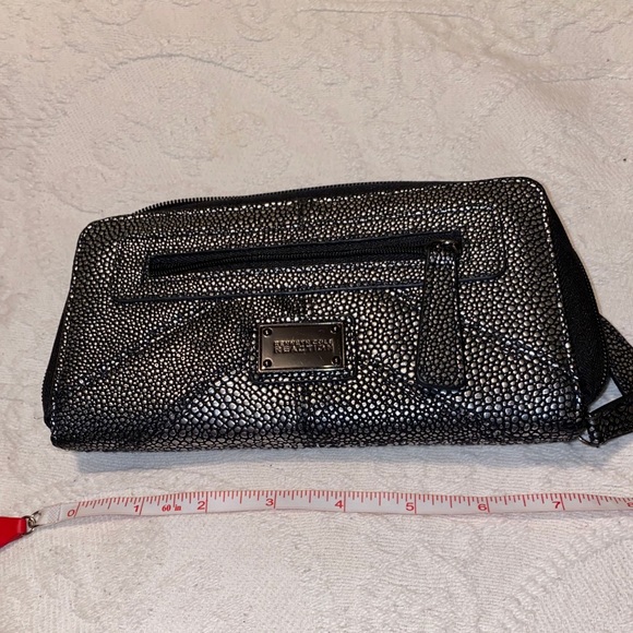 Kenneth Cole Leather Wallet - Picture 6 of 8